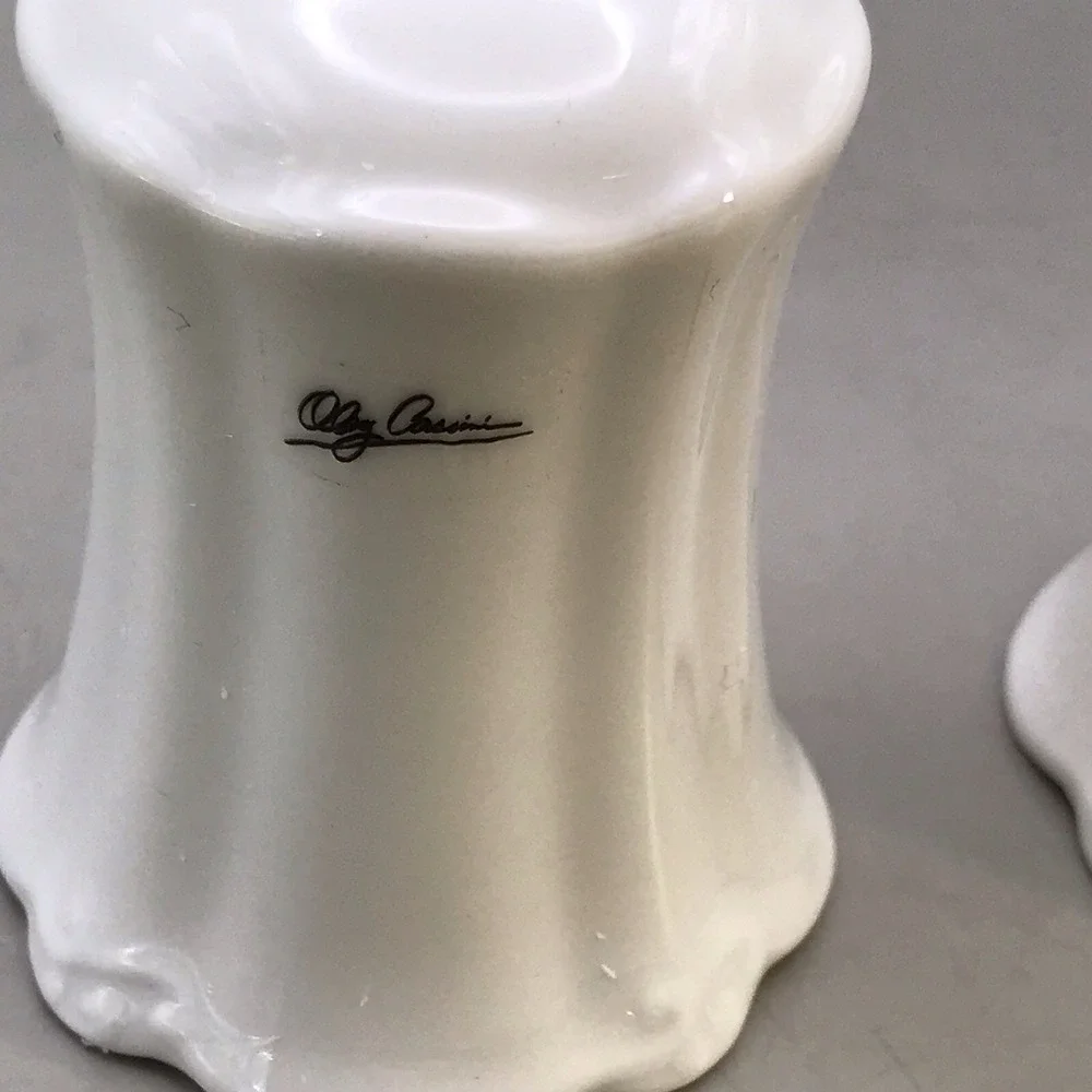 Oleg Cassini Ceramic White Vintage Salt & Pepper Shakers Floral Design 2.75